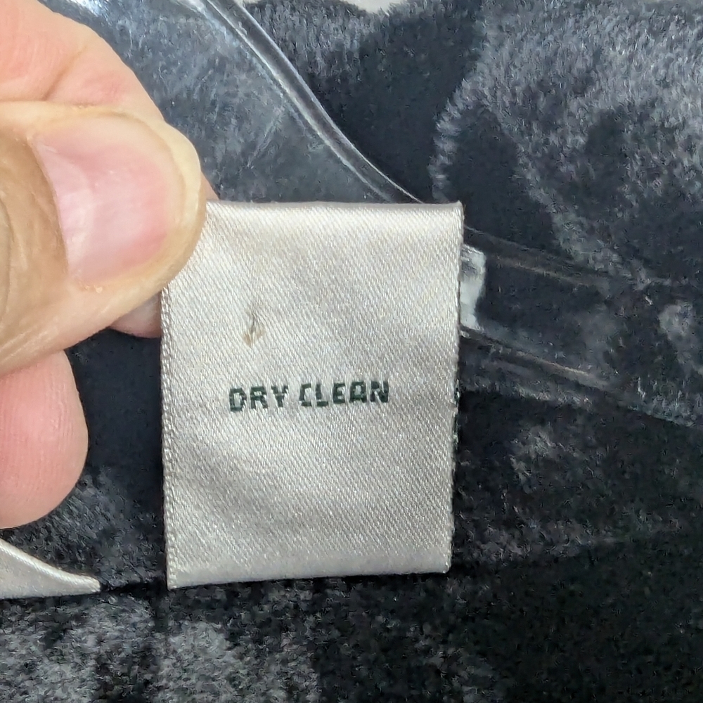 Laura Ashley Medium Embroidered On Black Velvet Jacket With Pockets - Picture 7 of 9